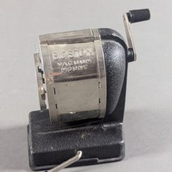 Boston Bleistiftspitzer mit Handkurbel und Tischhalterung Vintage